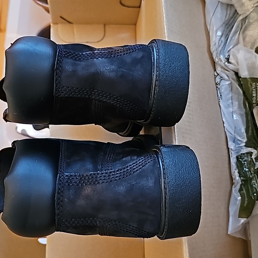 Black Timberland Boots - Picture 2 of 3